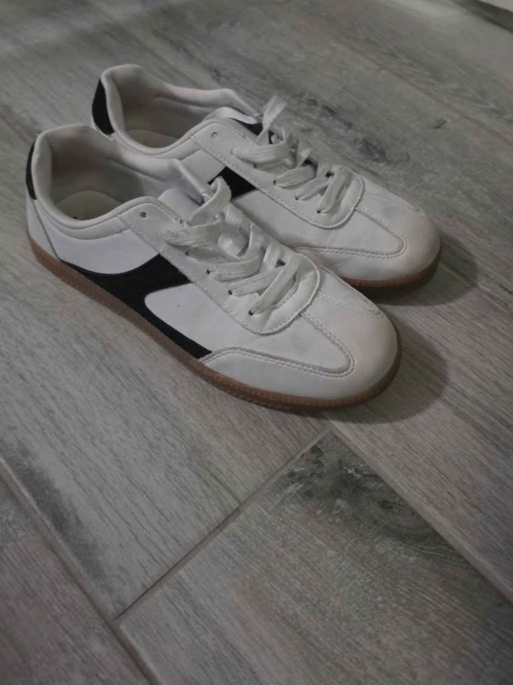 Women's White Sneakers with Black Accent - Casual Comfort